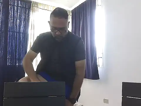 Snapshot of CarlossexVen chatting on 05-29-26, 02:01 CarlossexVen online show from 05-29-26, 02:01