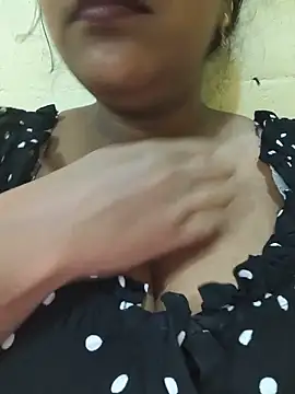 Snapshot of Newragini chatting on 05-25-26, 03:39 Newragini online show from 05-25-26, 03:39