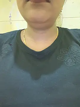 Snapshot of Newragini chatting on 05-15-26, 05:11 Newragini online show from 05-15-26, 05:11