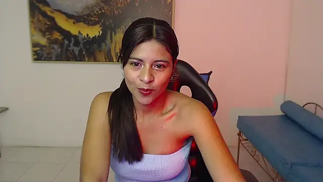 Snapshot of Lady_isabella_ chatting on 04-30-26, 01:18 Lady isabella online show from 04-30-26, 01:18