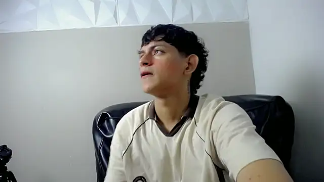 Snapshot of Yosepp_cum chatting on 05-02-26, 03:23 Yosepp cum online show from 05-02-26, 03:23