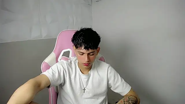 Snapshot of Yosepp_cum chatting on 05-10-26, 04:05 Yosepp cum online show from 05-10-26, 04:05