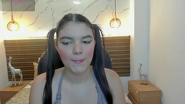 Snapshot of angelica-moon chatting on 05-19-26, 08:27 angelica-moon online show from 05-19-26, 08:27