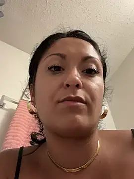 Snapshot of yummymommie7 chatting on 05-23-26, 11:48 yummymommie7 online show from 05-23-26, 11:48