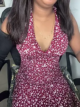 Snapshot of VelvetNaina chatting on 06-16-26, 08:25 VelvetNaina online show from 06-16-26, 08:25