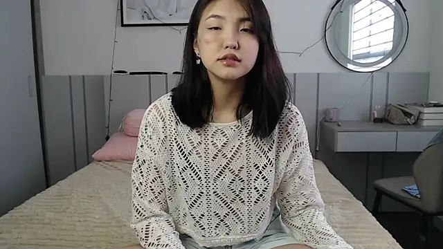 Snapshot of Maiaxoxo chatting on 04-29-26, 12:15 Maiaxoxo online show from 04-29-26, 12:15