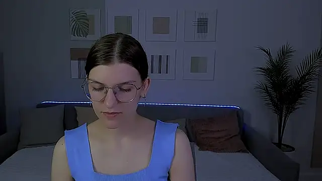 Snapshot of AnnaThorne chatting on 05-08-26, 03:43 AnnaThorne online show from 05-08-26, 03:43