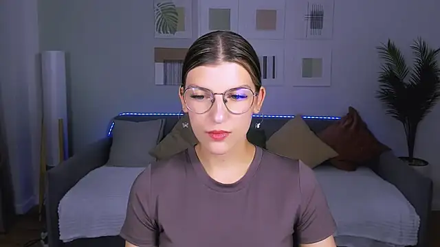 Snapshot of AnnaThorne chatting on 06-10-26, 03:41 AnnaThorne online show from 06-10-26, 03:41