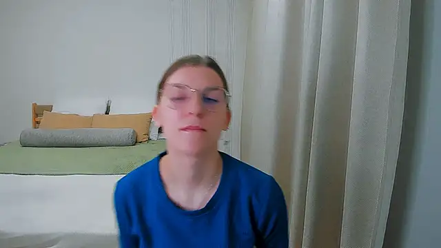 Snapshot of AnnaThorne chatting on 05-05-26, 04:37 AnnaThorne online show from 05-05-26, 04:37