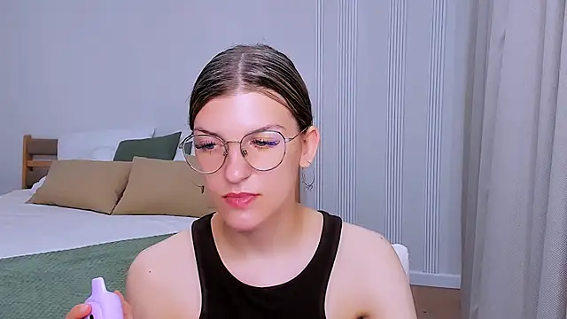 Snapshot of AnnaThorne chatting on 05-23-26, 03:16 AnnaThorne online show from 05-23-26, 03:16