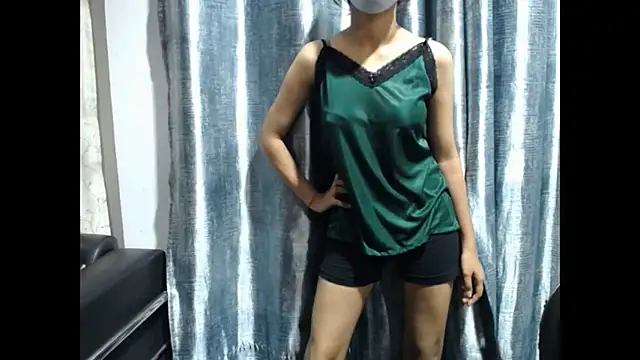 Snapshot of Rasha_ chatting on 05-22-26, 05:55 Rasha online show from 05-22-26, 05:55