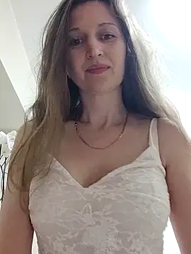 Snapshot of irresistibelle chatting on 05-03-26, 06:00 irresistibelle online show from 05-03-26, 06:00