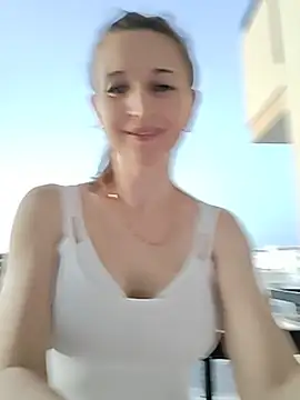 Snapshot of irresistibelle chatting on 06-18-26, 05:18 irresistibelle online show from 06-18-26, 05:18