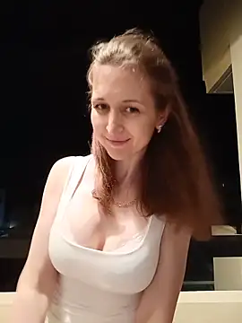 Snapshot of irresistibelle chatting on 05-27-26, 07:10 irresistibelle online show from 05-27-26, 07:10