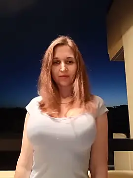 Snapshot of irresistibelle chatting on 05-19-26, 01:56 irresistibelle online show from 05-19-26, 01:56