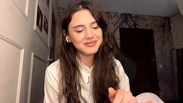 PamelaFougere online show from 04-20-26, 10:18