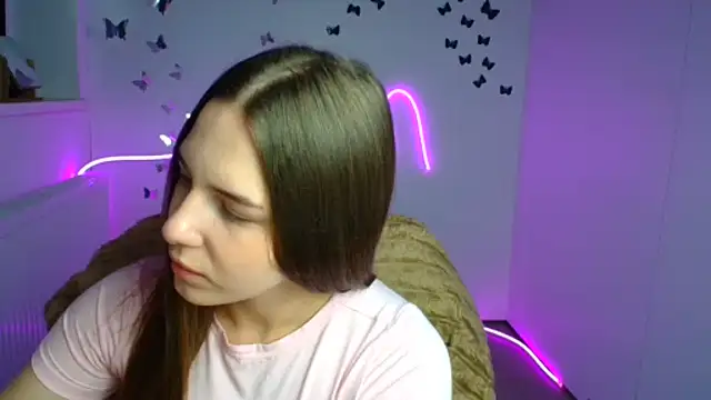 Snapshot of Kyara_ra chatting on 07-18-26, 05:38 Kyara ra online show from 07-18-26, 05:38