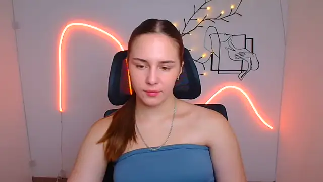 Snapshot of Kyara_ra chatting on 07-28-26, 05:37 Kyara ra online show from 07-28-26, 05:37