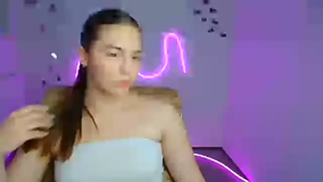 Snapshot of Kyara_ra chatting on 06-26-26, 05:24 Kyara ra online show from 06-26-26, 05:24