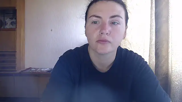 Snapshot of AlinaxJames chatting on 06-22-26, 08:33 AlinaxJames online show from 06-22-26, 08:33