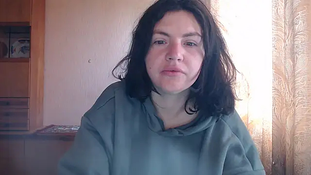 Snapshot of AlinaxJames chatting on 05-12-26, 08:10 AlinaxJames online show from 05-12-26, 08:10
