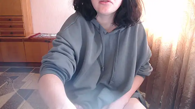 Snapshot of AlinaxJames chatting on 05-11-26, 07:21 AlinaxJames online show from 05-11-26, 07:21