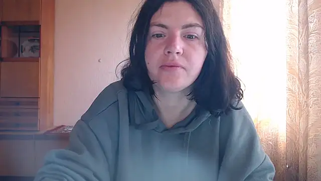 Snapshot of AlinaxJames chatting on 05-13-26, 08:10 AlinaxJames online show from 05-13-26, 08:10