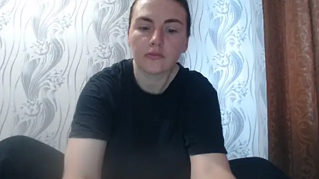 Snapshot of AlinaxJames chatting on 06-27-26, 07:47 AlinaxJames online show from 06-27-26, 07:47