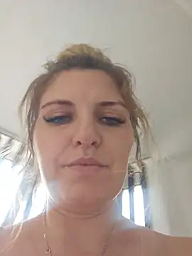 Snapshot of I_amBianca chatting on 06-02-26, 06:24 I amBianca online show from 06-02-26, 06:24