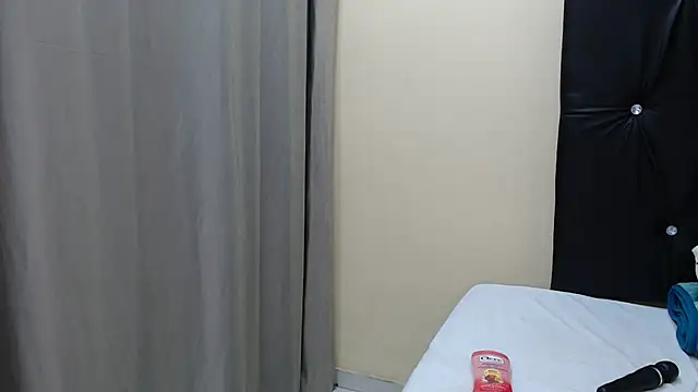 SexyBadGirl20 online show from 07-10-26, 10:54