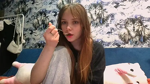 Snapshot of Princess_Mira chatting on 05-21-26, 05:32 Princess Mira online show from 05-21-26, 05:32