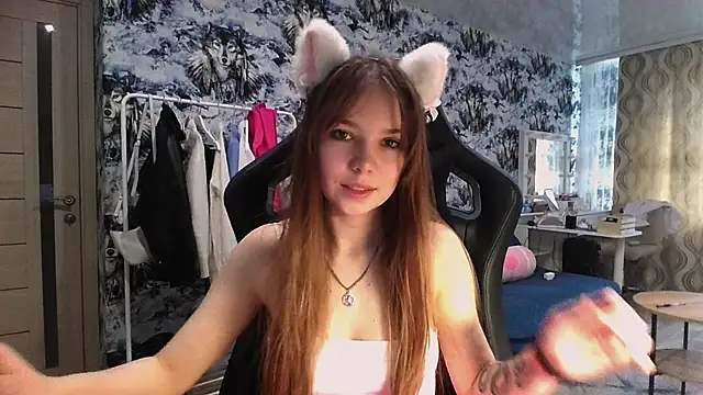 Snapshot of Princess_Mira chatting on 07-23-26, 10:23 Princess Mira online show from 07-23-26, 10:23
