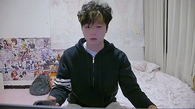 Cream-001 online show from 04-18-26, 07:11