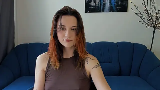 Snapshot of elani_lune chatting on 06-21-26, 10:10 elani lune online show from 06-21-26, 10:10