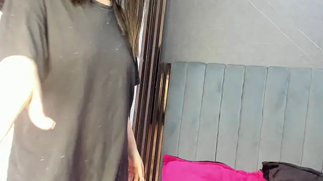 Snapshot of Cloe_Cutte chatting on 05-21-26, 03:48 Cloe Cutte online show from 05-21-26, 03:48