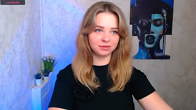 NicoleAura online show from 05-19-26, 07:37