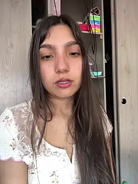 Snapshot of Soffy_20 chatting on 06-25-26, 05:29 Soffy 20 online show from 06-25-26, 05:29
