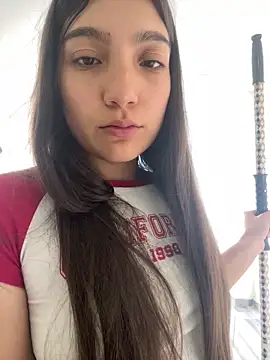 Snapshot of Soffy_20 chatting on 05-18-26, 04:23 Soffy 20 online show from 05-18-26, 04:23