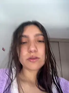 Snapshot of Soffy_20 chatting on 06-26-26, 04:35 Soffy 20 online show from 06-26-26, 04:35