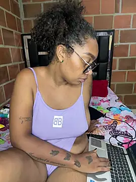  Piel Canela online show from 06-19-26, 03:12