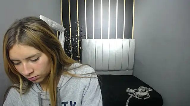 nancy blonde online show from 05-28-26, 01:06