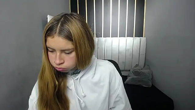 nancy blonde online show from 05-15-26, 01:09