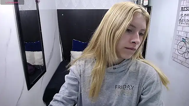 Snapshot of nancy_blonde chatting on 07-11-26, 12:49 nancy blonde online show from 07-11-26, 12:49