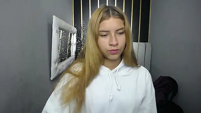 nancy blonde online show from 05-05-26, 12:08