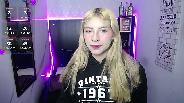 Snapshot of nancy_blonde chatting on 07-17-26, 12:46 nancy blonde online show from 07-17-26, 12:46