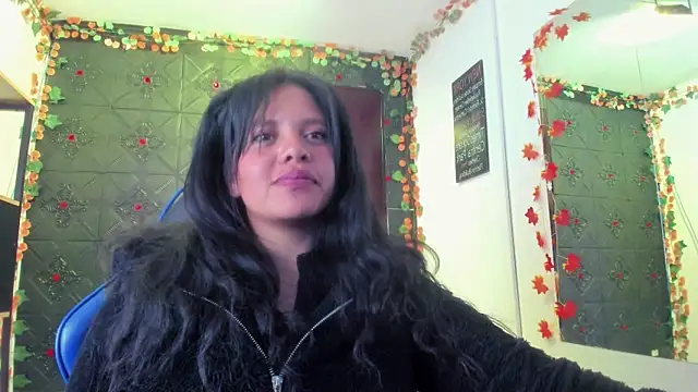 Snapshot of LilaVelvet chatting on 06-11-26, 12:32 LilaVelvet online show from 06-11-26, 12:32