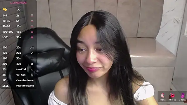 Snapshot of Little_Samy_v chatting on 05-15-26, 01:20 Little Samy v online show from 05-15-26, 01:20