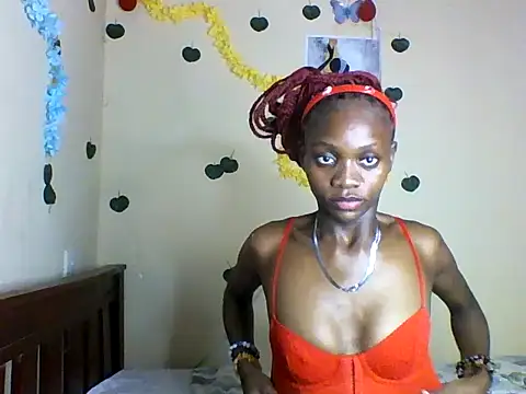 Snapshot of LunaNior chatting on 05-29-26, 03:29 LunaNior online show from 05-29-26, 03:29