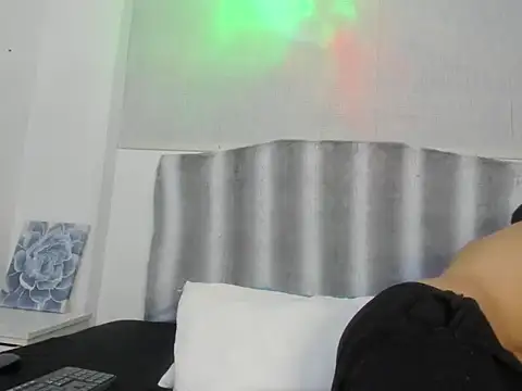 Zayn Moretti online show from 06-17-26, 01:54