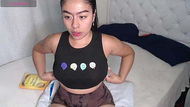 Snapshot of Violet_myers04 chatting on 04-24-26, 06:10 Violet myers04 online show from 04-24-26, 06:10